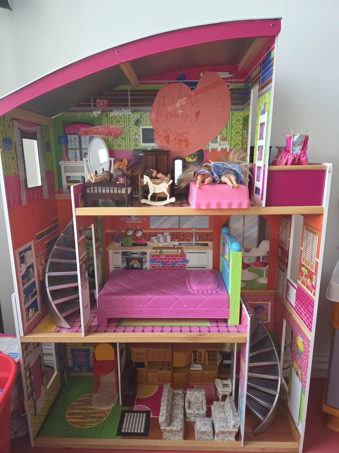 Wooden Dollhouse with Furniture and Dolls - photo 2