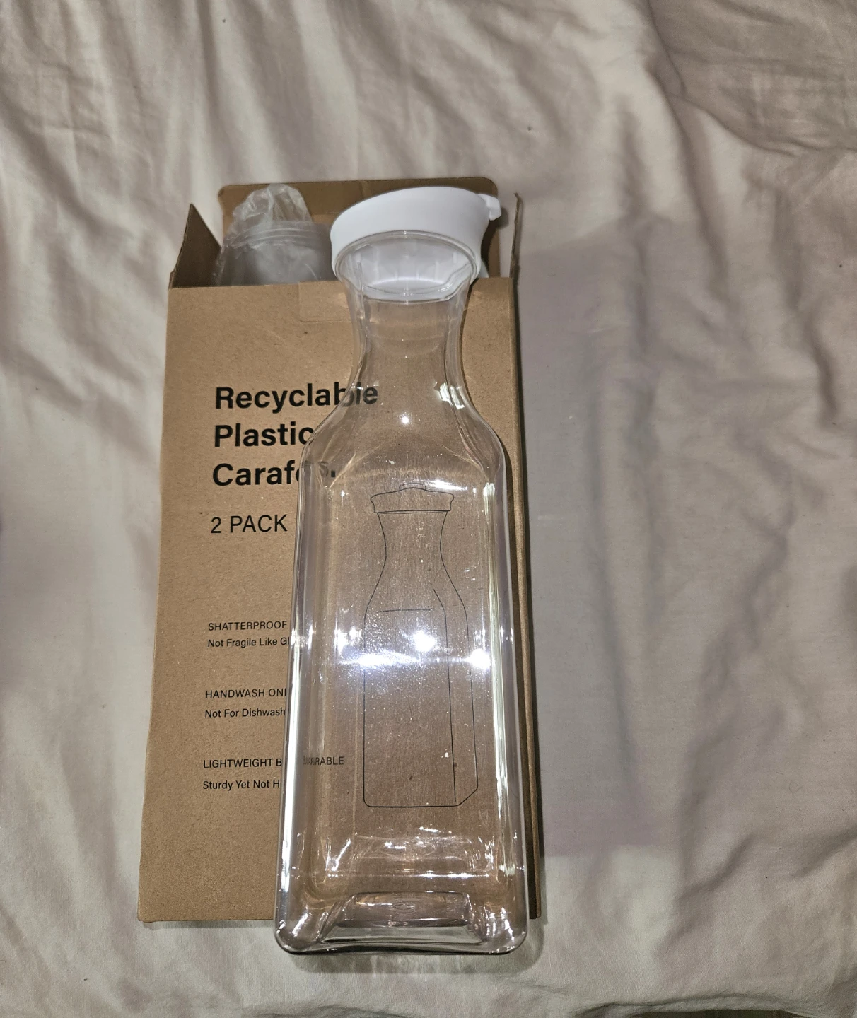 2 Plastic Carafes 🏈 - photo 4