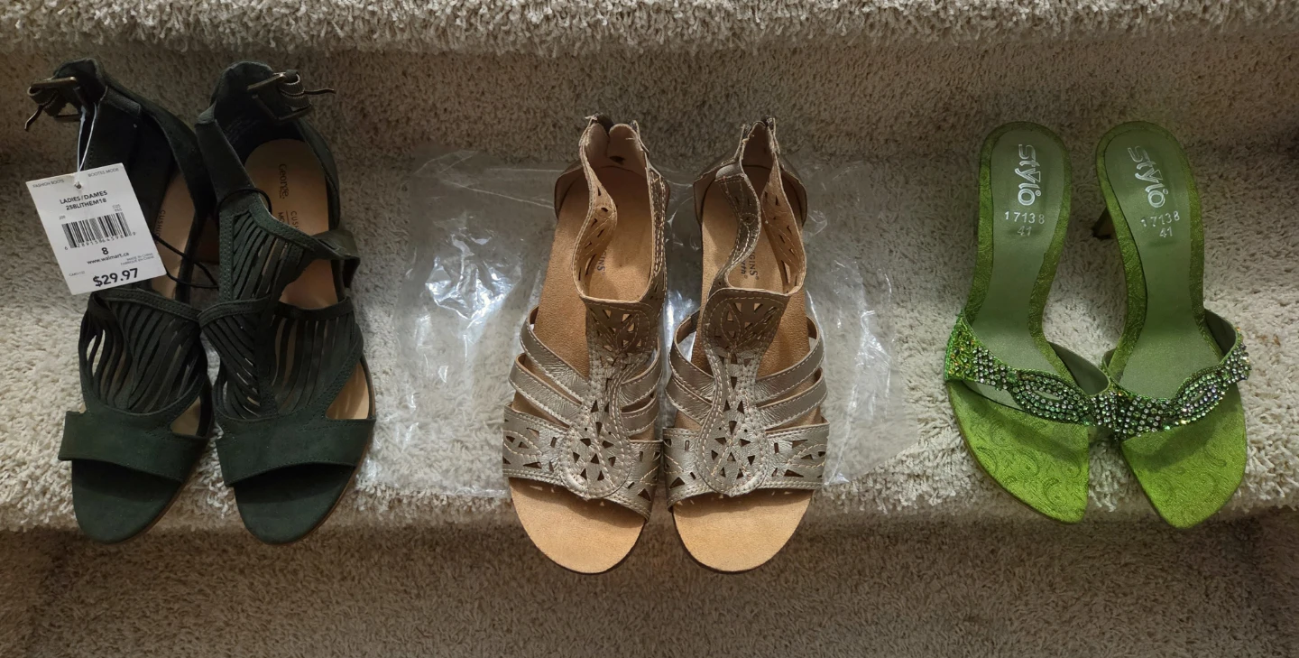 3 pairs of women's sandals - Size 8
