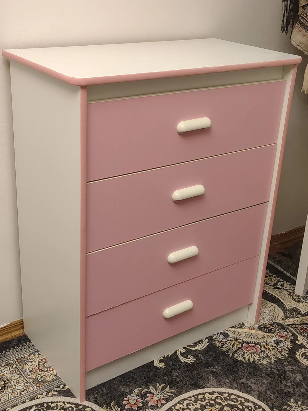 White and Pink 4-Drawer Chest - photo 2