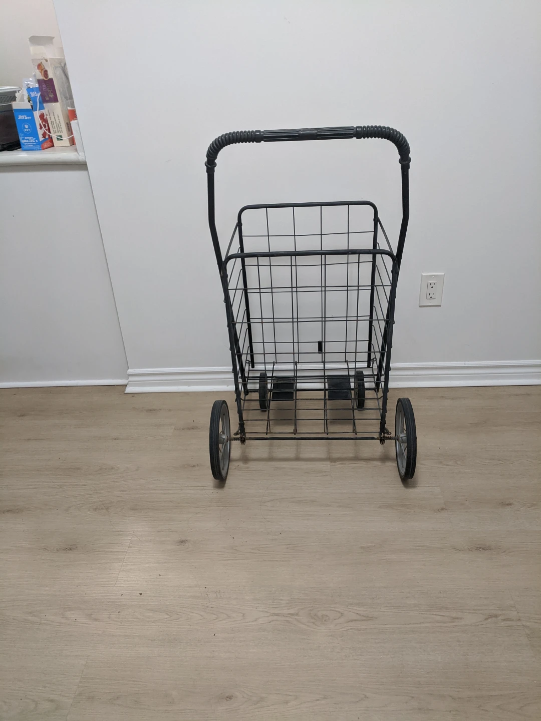 Big Metal Shopping Cart - photo 3