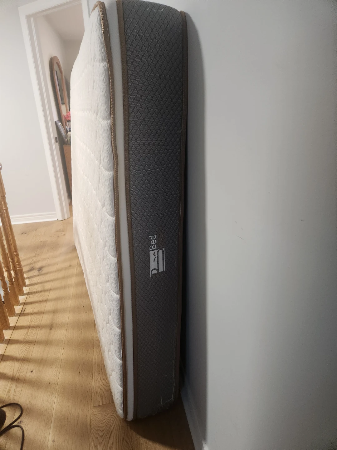 Queen mattress - photo 2