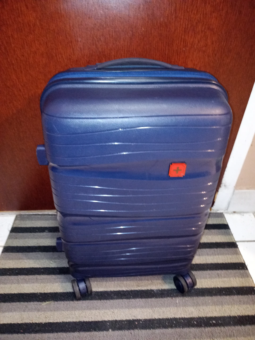 Small Luggage With Swivel Wheels