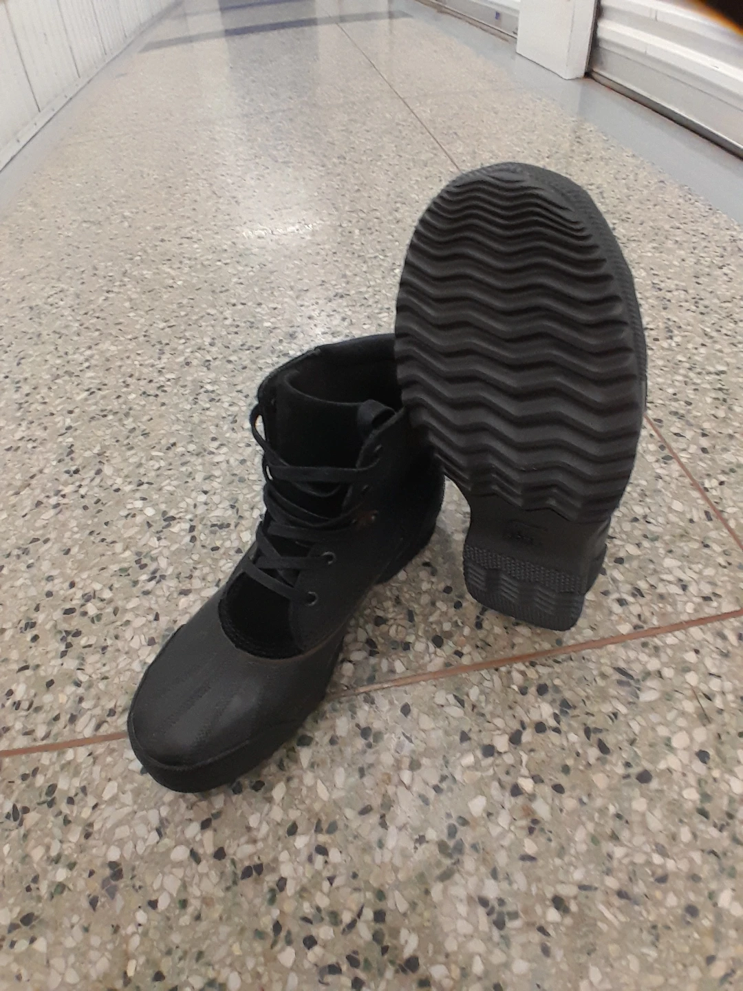 Sorel Waterproof Boots Black Men's Size  9.5 - photo 2