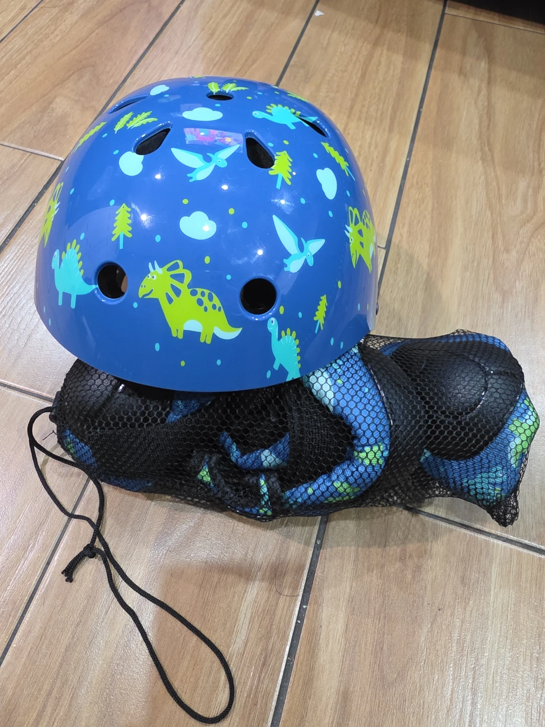 Kids Dinosaur Helmet and Protective Pad Set