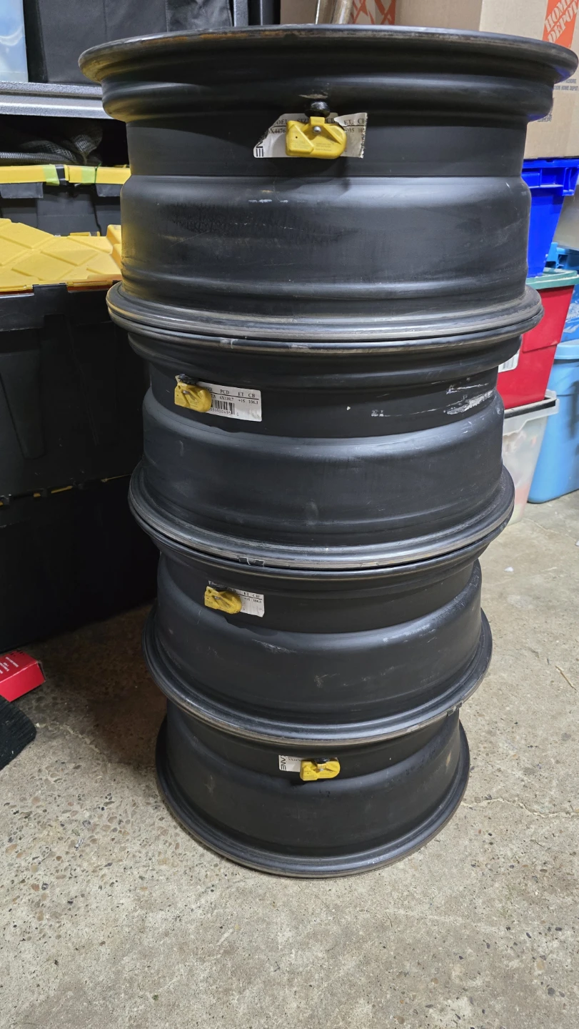 Set of 4 Steel Wheels 17 in. 6 bolt pattern.