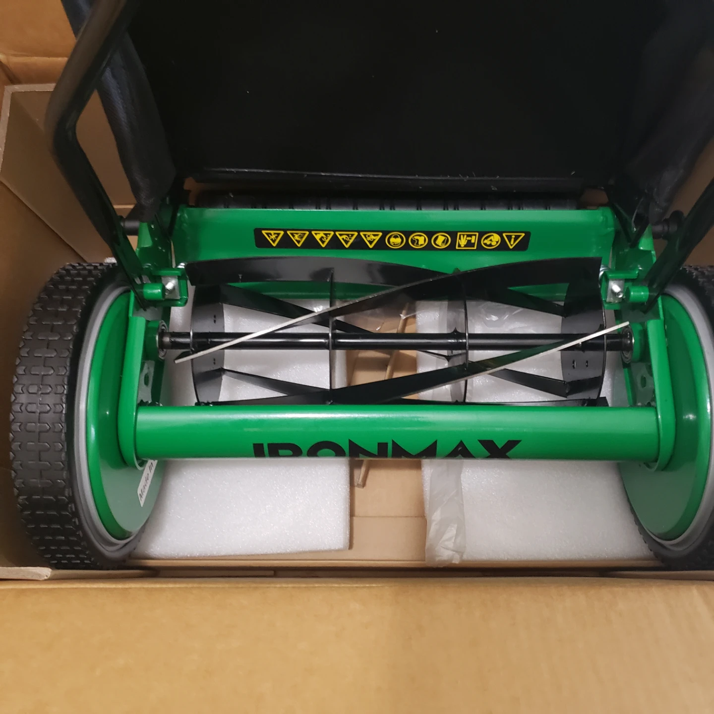Ironmax Manual Reel Lawnmower - photo 3