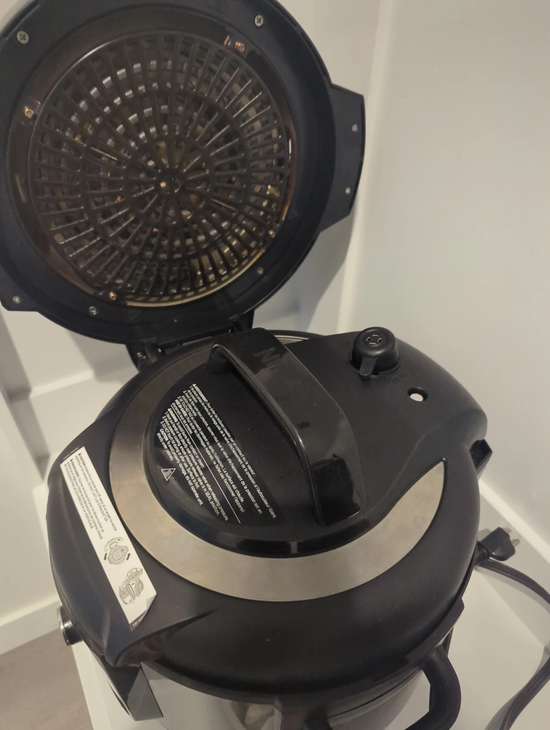 Ninja Foodi Deluxe Pressure Cooker and Air Fryer - photo 2