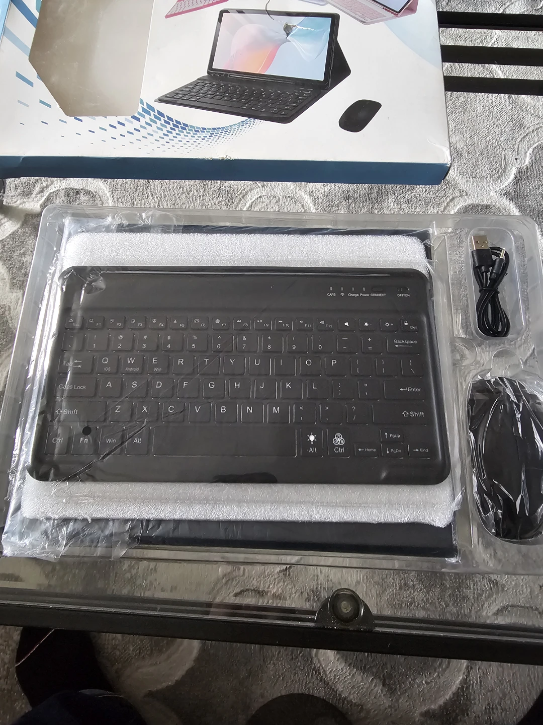 Tunkarmor Bluetooth Keyboard Case for iPad Air 13-inch - photo 4