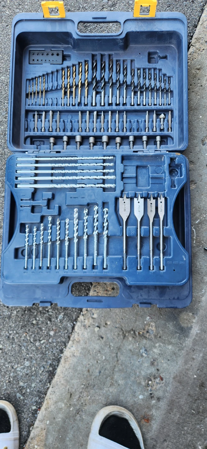 Mastercraft Drill and Bit Set - photo 4