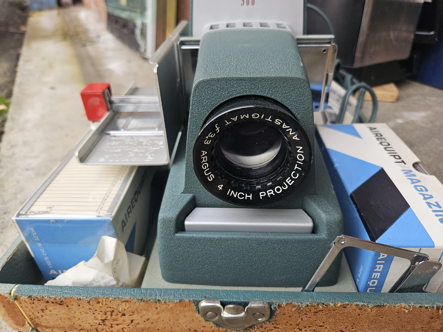 Argus 300 Slide Projector - photo 5