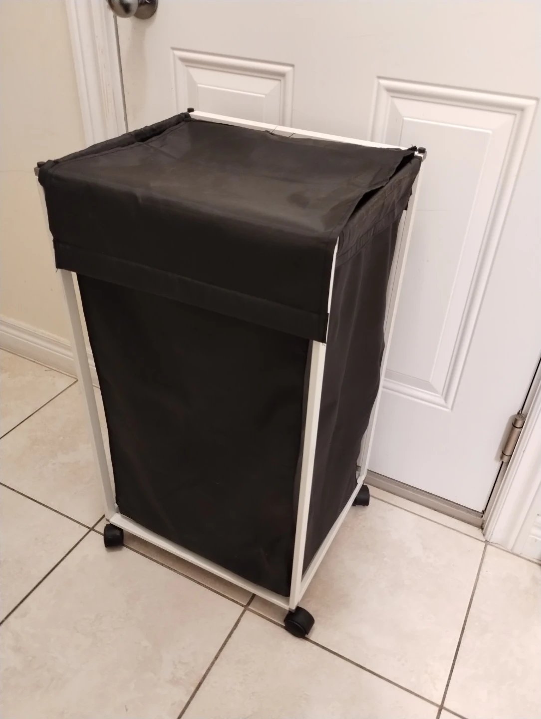 LARGE LAUNDRY HAMPER ON WHEELS - photo 2