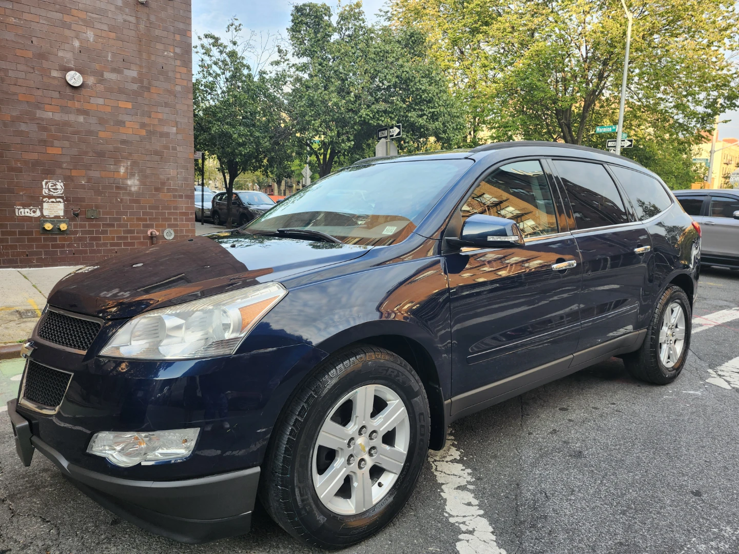 2012 Chevrolet Traverse LT SUV - photo 4