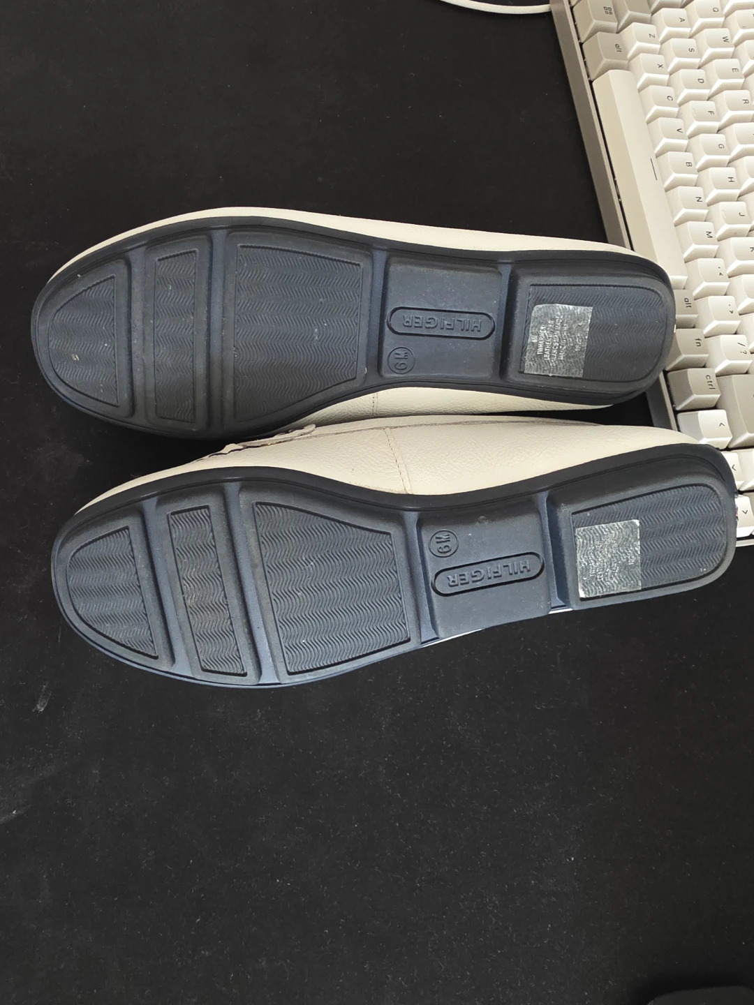 Tommy Hilfiger Women's Cream Loafers Size 6 - photo 2