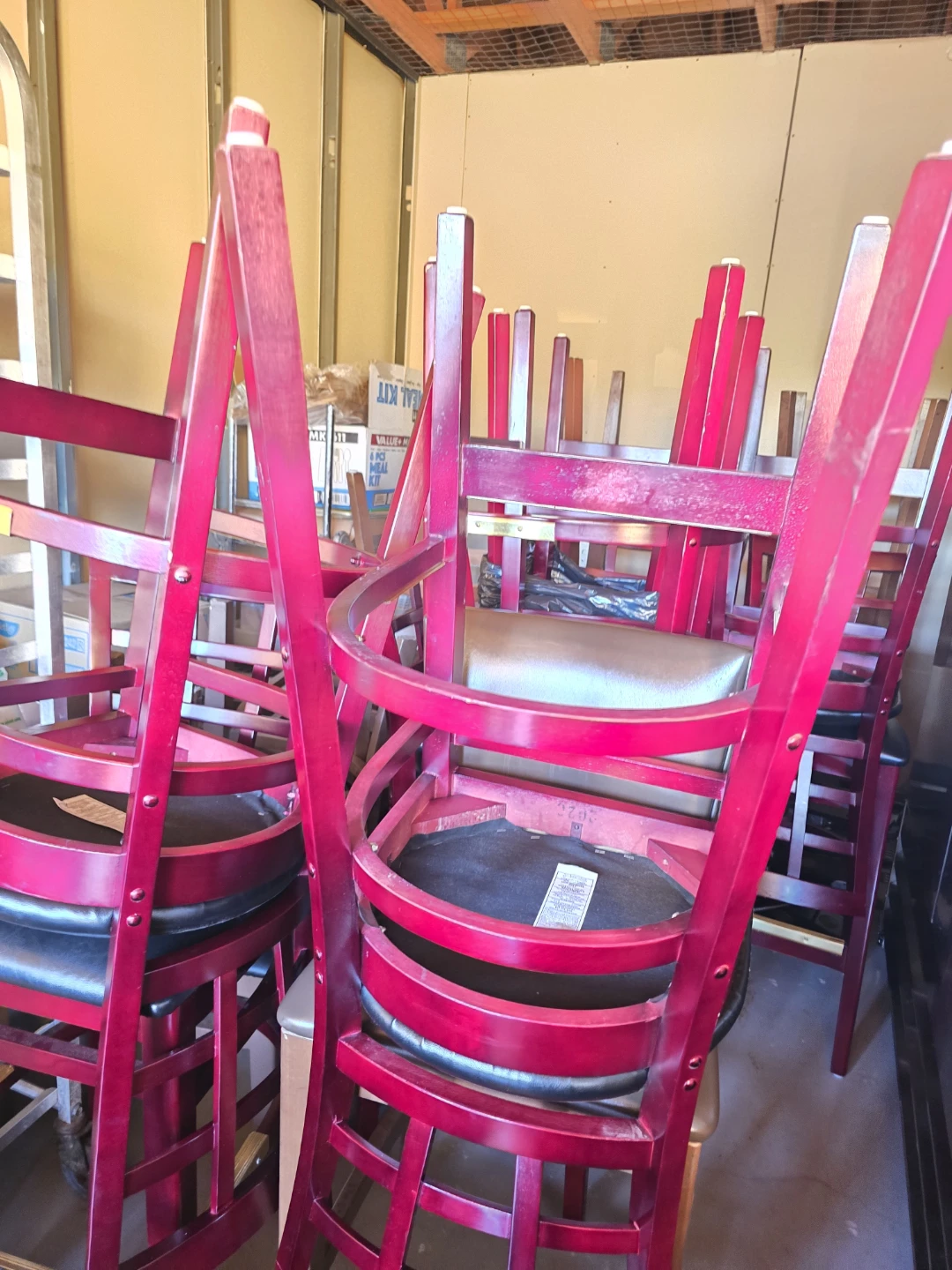Set of wooden bar stools - photo 2