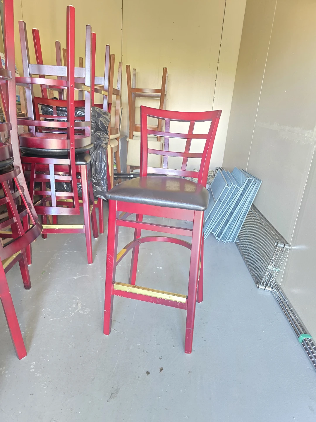 Set of wooden bar stools - photo 4