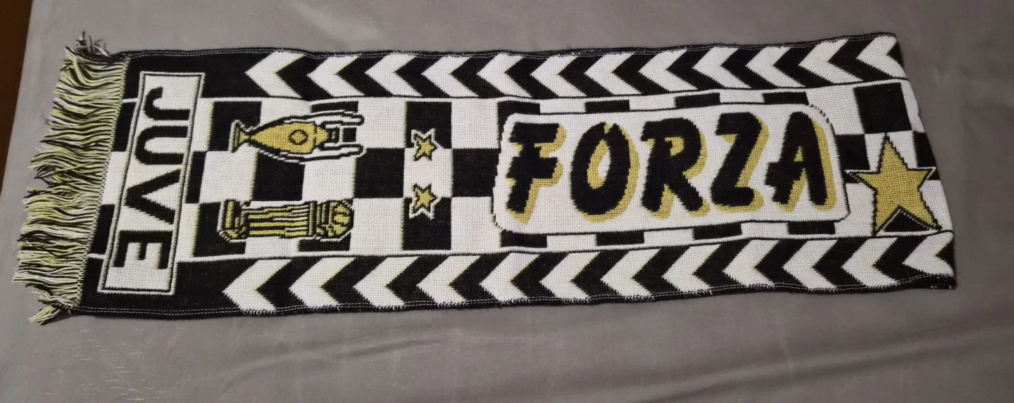 Vintage 90s Juventus soccer scarf - photo 2