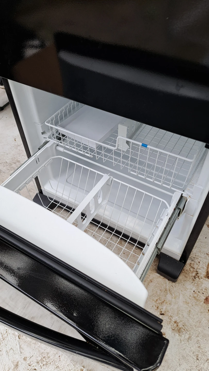 Whirlpool 30" Bottom-Freezer Refrigerator - photo 4