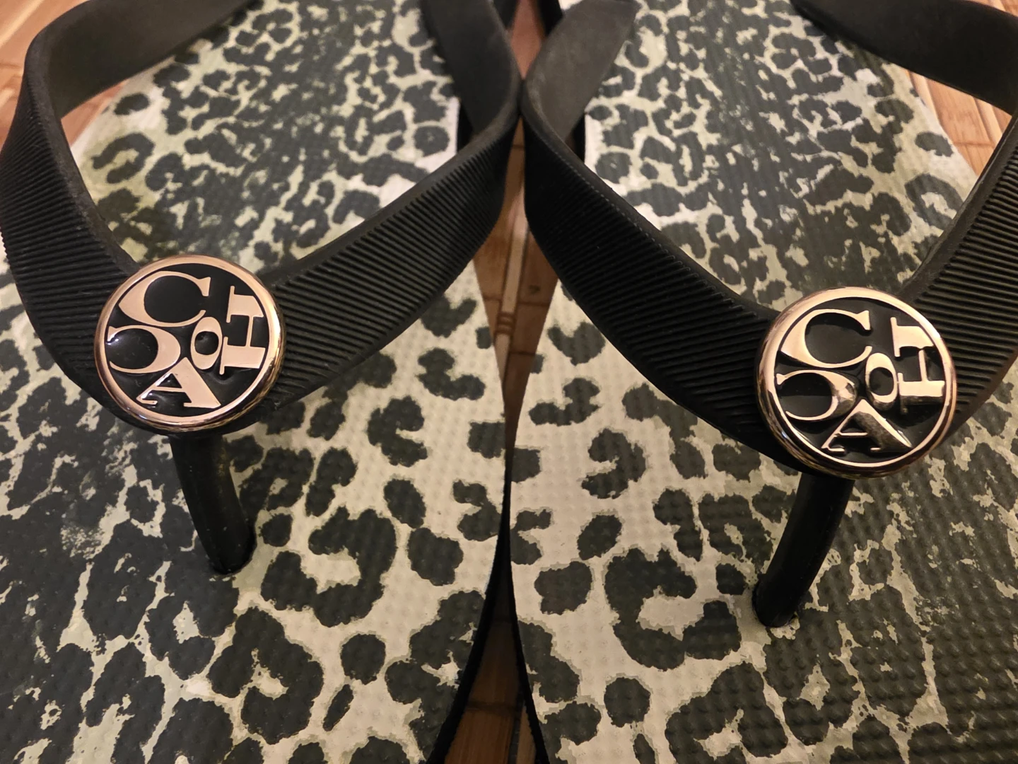 Coach Alessa Flip Flops Leopard Print - photo 5