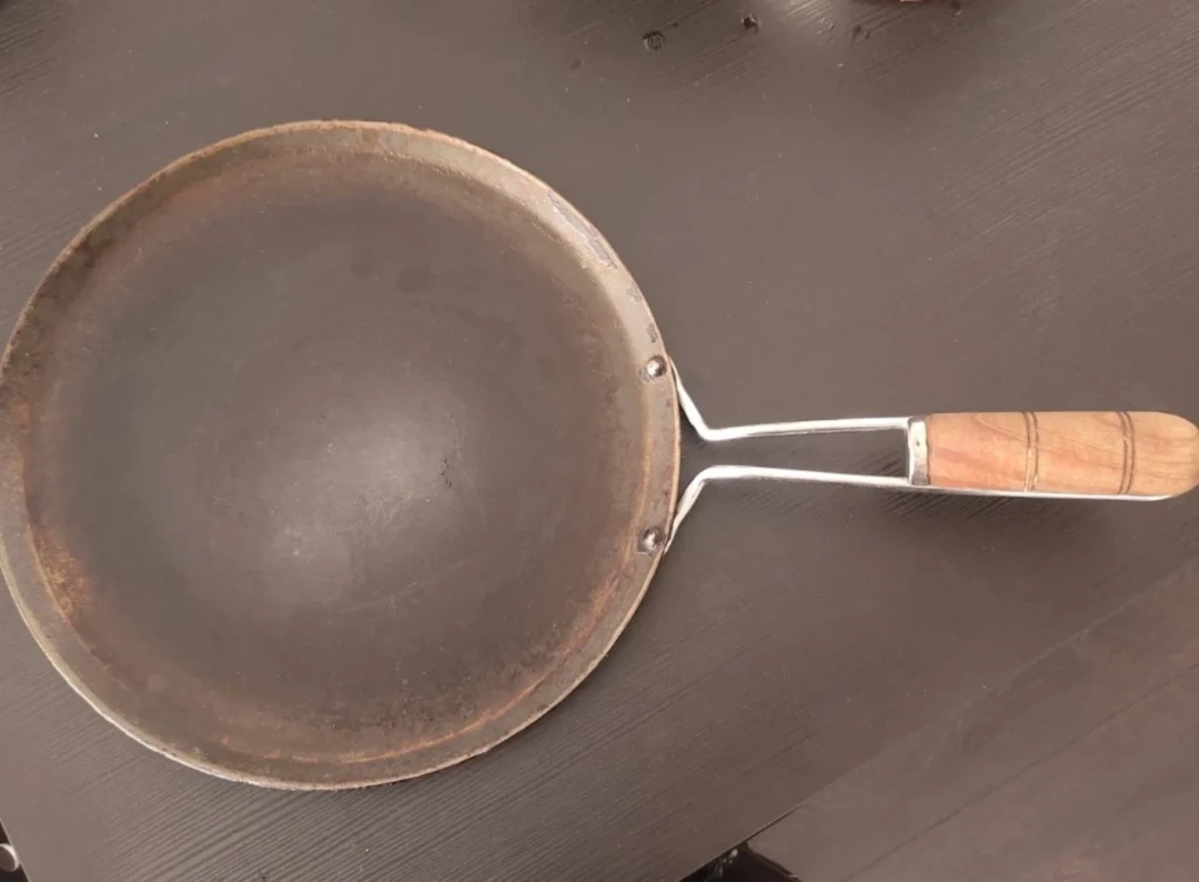 Cast Iron Dhosa Tawa - Good Condition . - photo 2