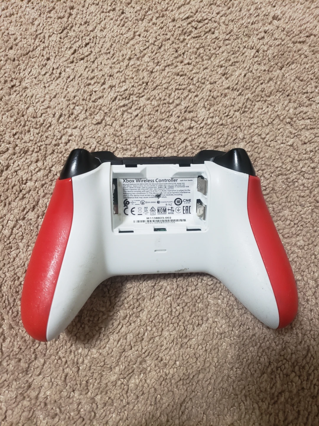 Red Xbox controller for parts - photo 2