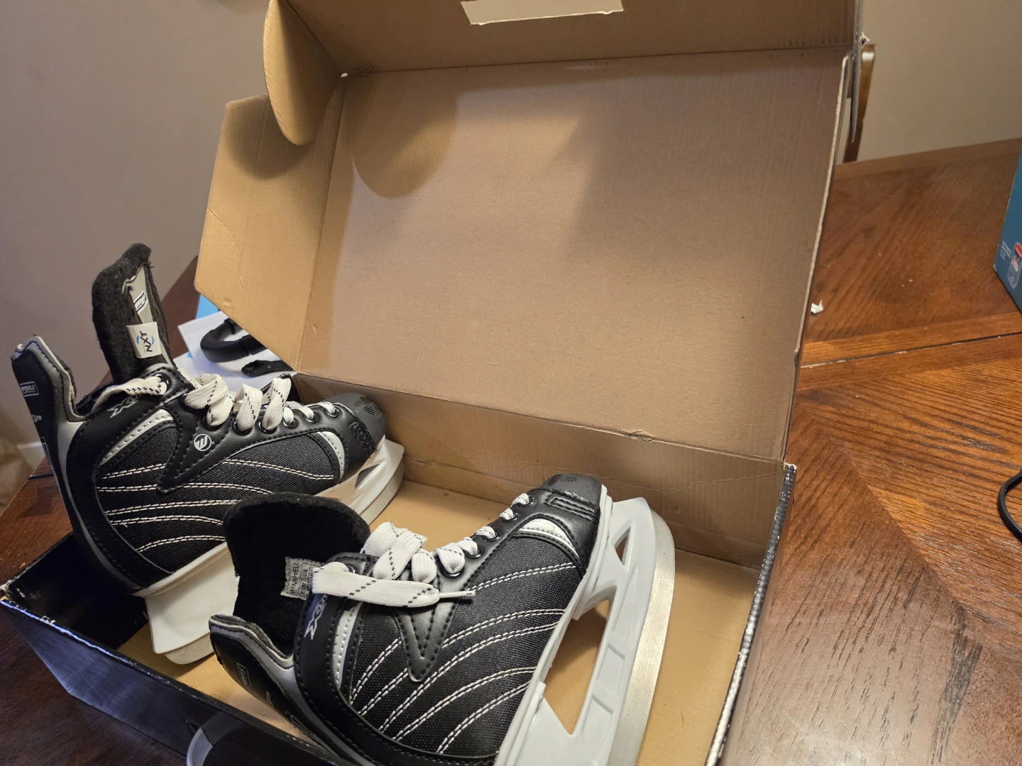 Winnwell X-Lite Hockey Skates - Size Junior 2 - photo 2