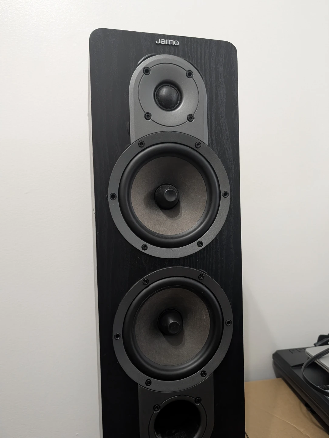 Jamo floor-standing speaker - photo 4