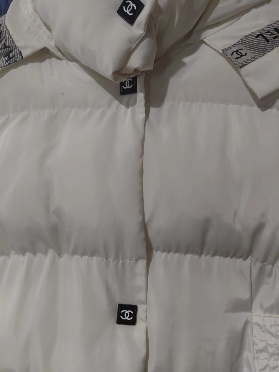 White Puffer Jacket with Branding XL - photo 2