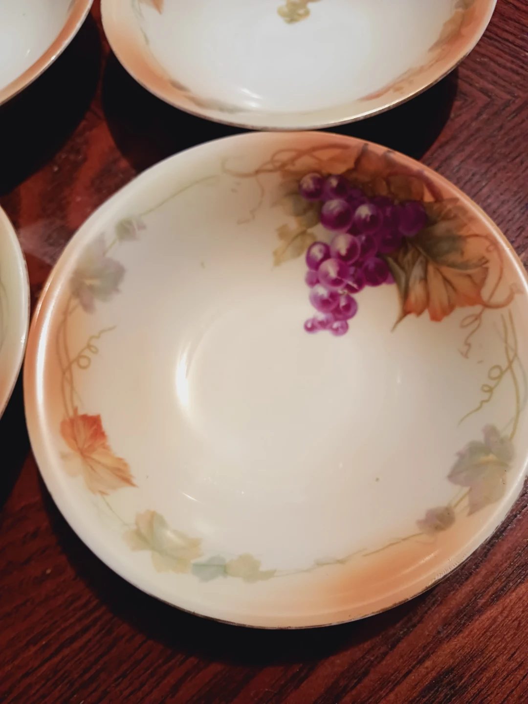 Set of 6× Antique 1890s Austrian Carlsbad Porcelain Grape Bowls - photo 3