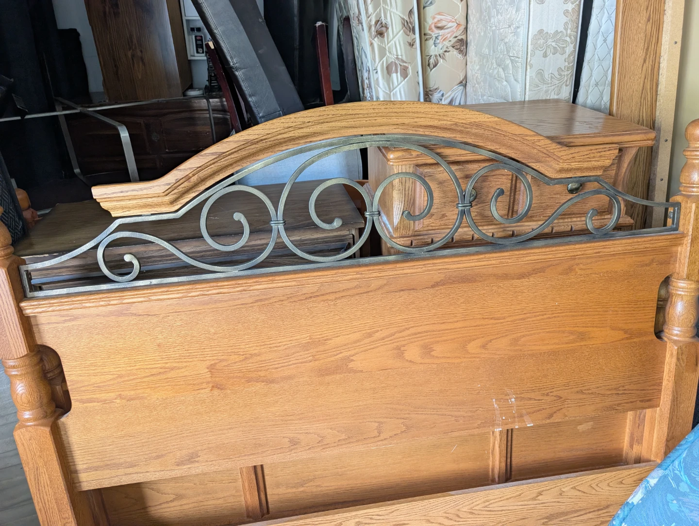 Oakwood heavy build Queen bed (free delivery) - photo 4