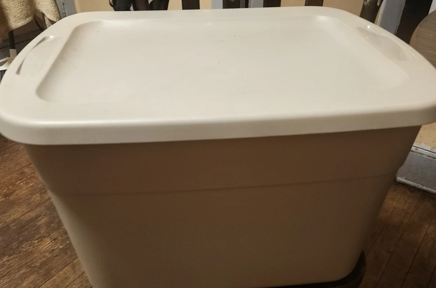 Plastic Storage Bin with Lid
