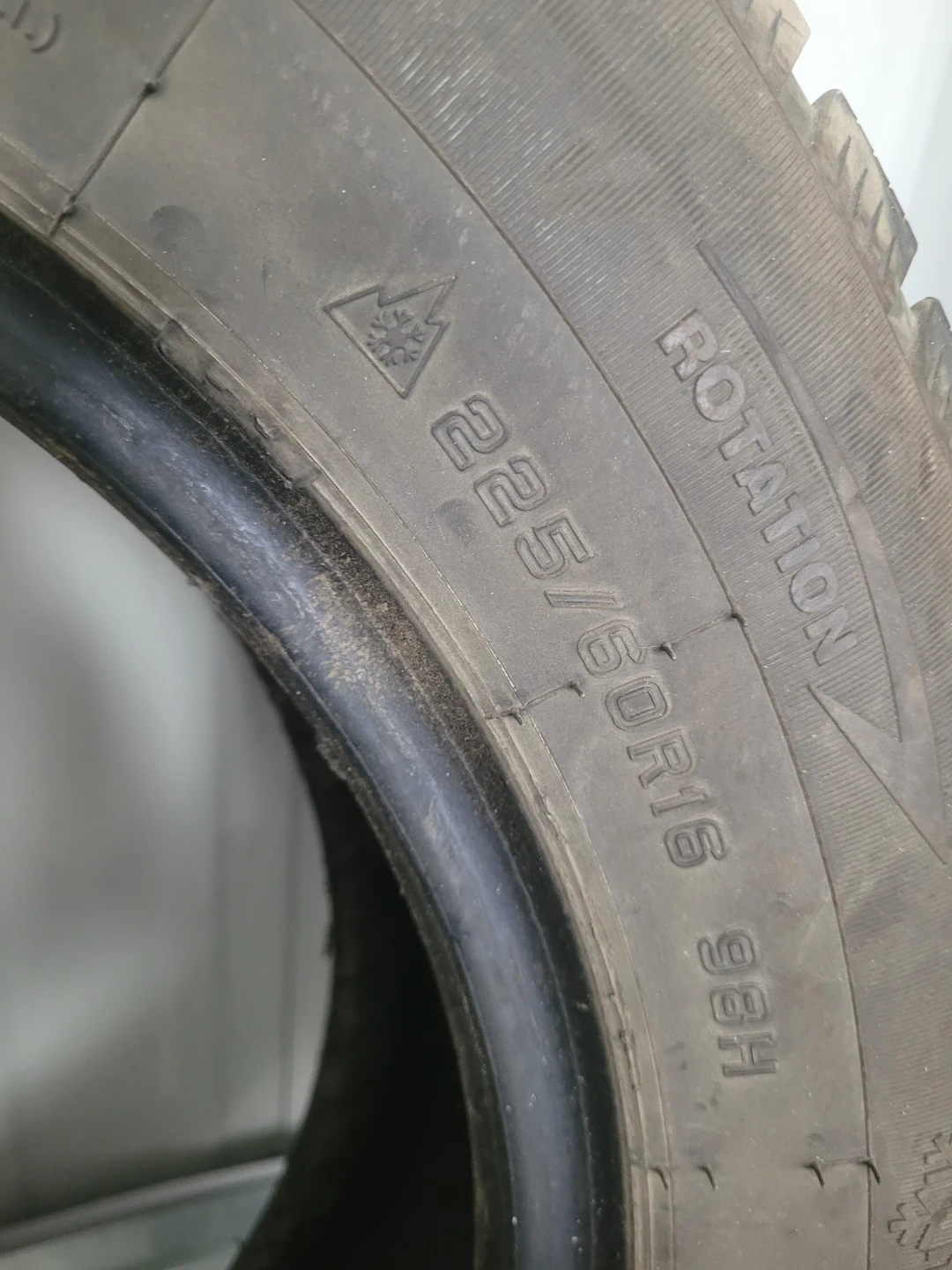 1 winter tire 225 60 16 - photo 2