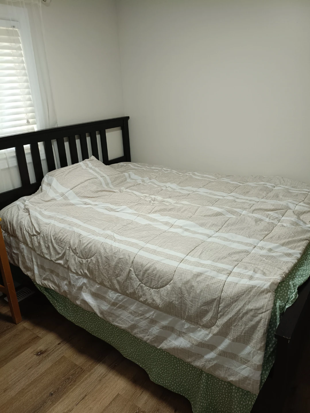 Dark Brown  Queen Wooden Bed Frame and mattress - photo 3
