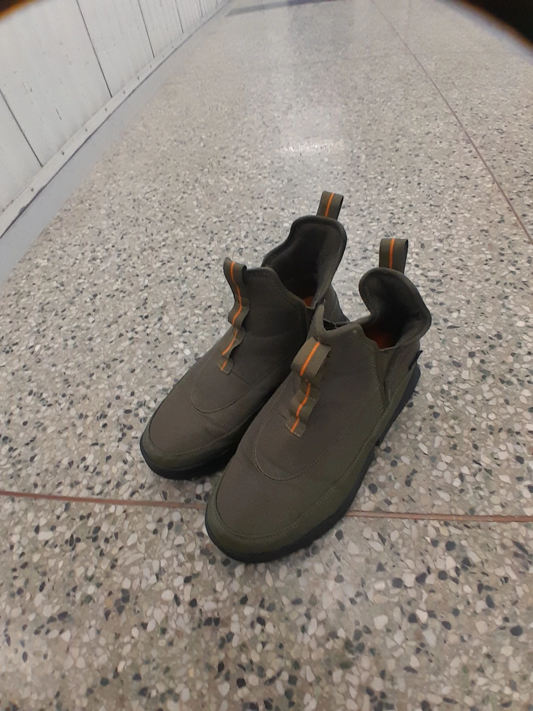 Columbia Men's Waterproof Slip-On Boots Men's Size 8.5 - photo 4