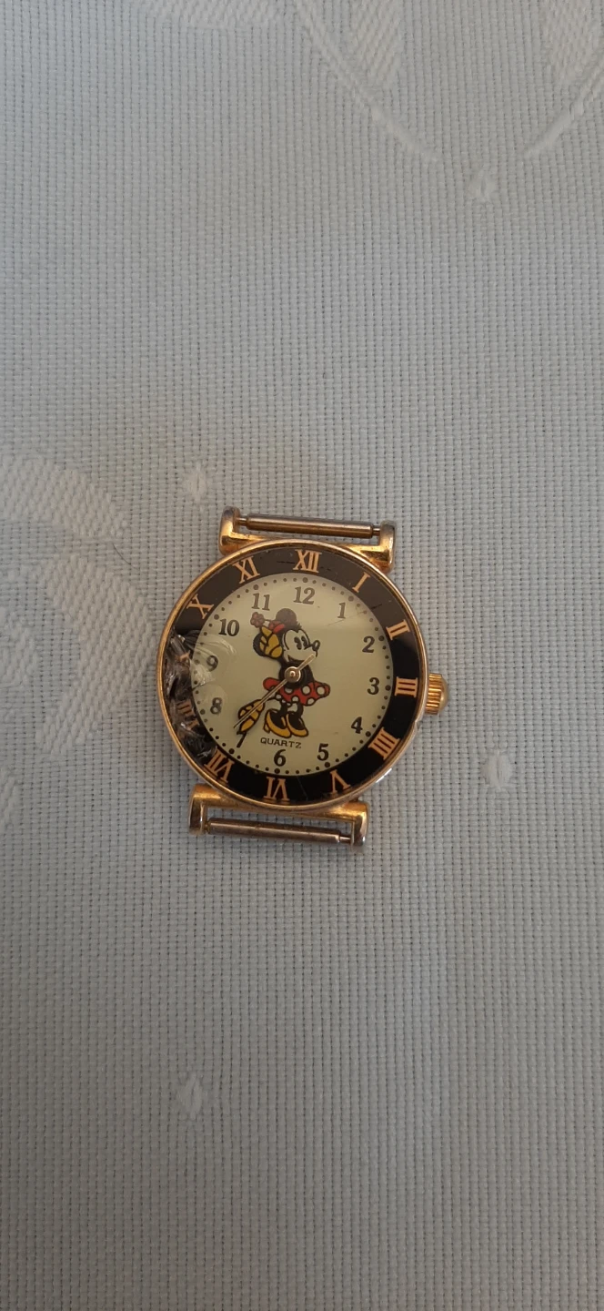 Vintage Minnie Mouse watch face.