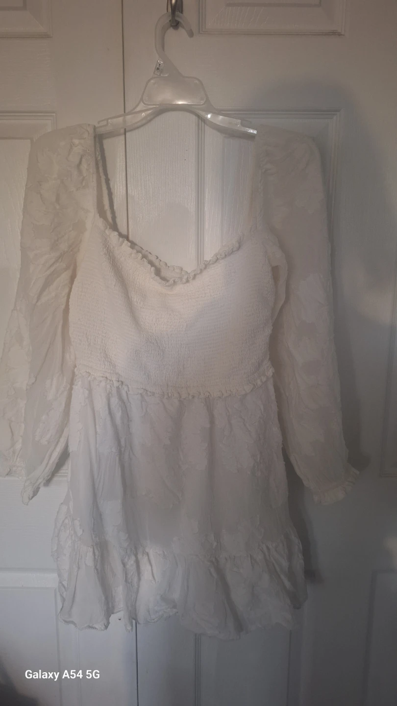 Aritzia White long sleeve smocked mini dress - photo 5