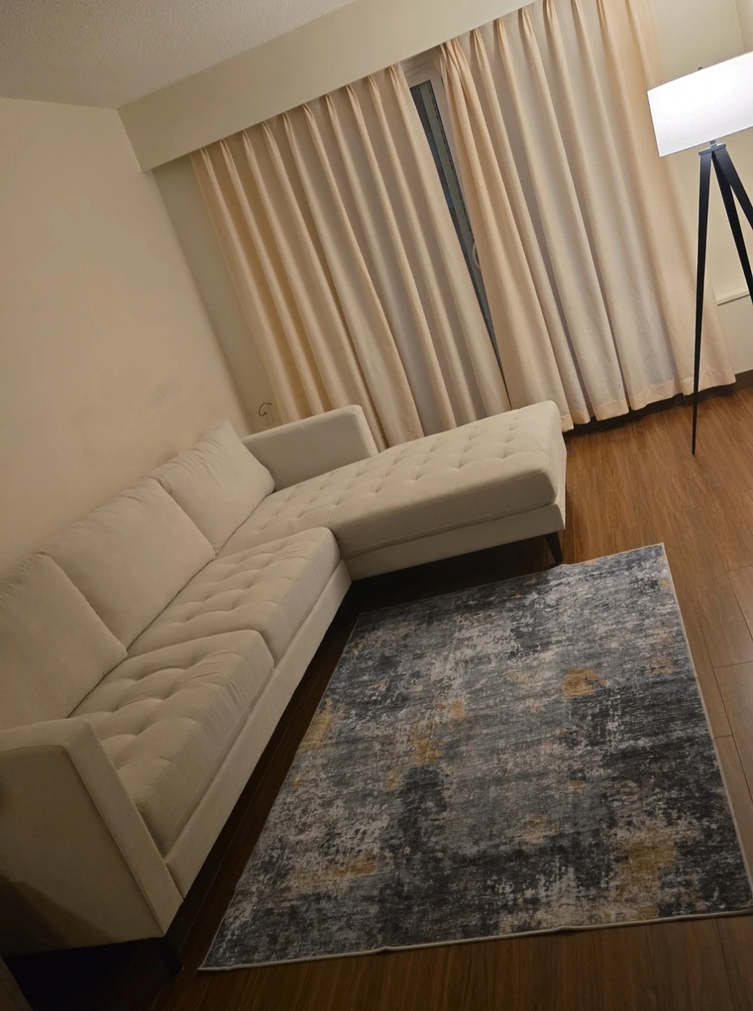 Like new Metro 2-Piece Right-Facing Sectional - Neutral - photo 3