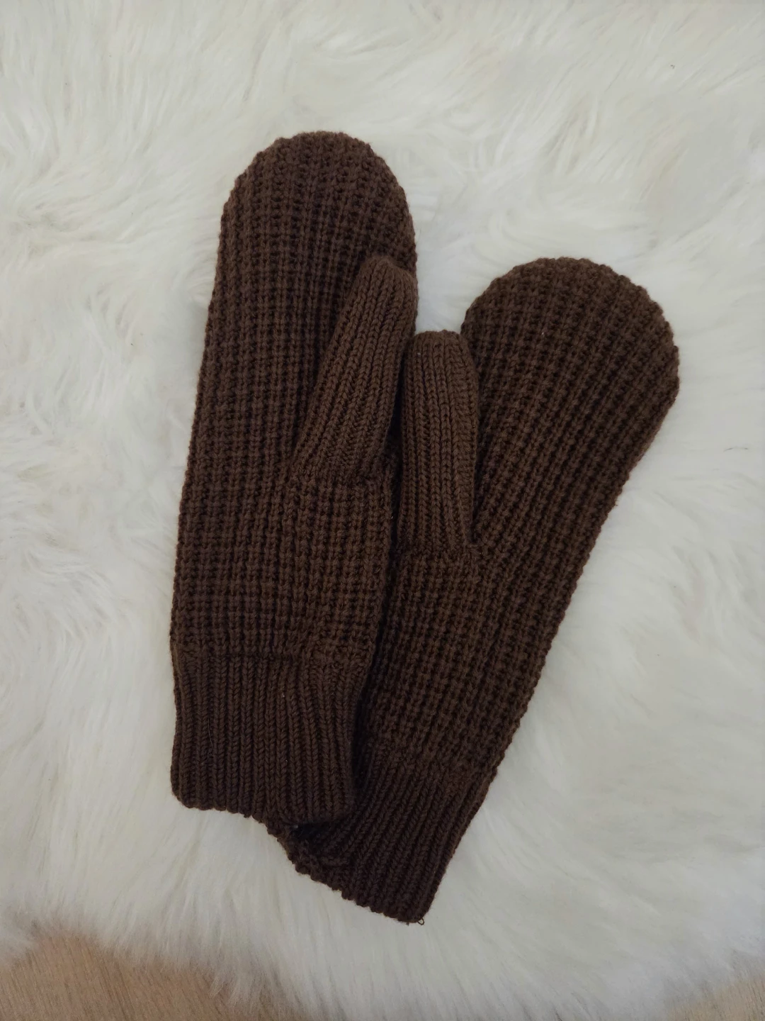 Aritzia Brown Knit Mittens - photo 2