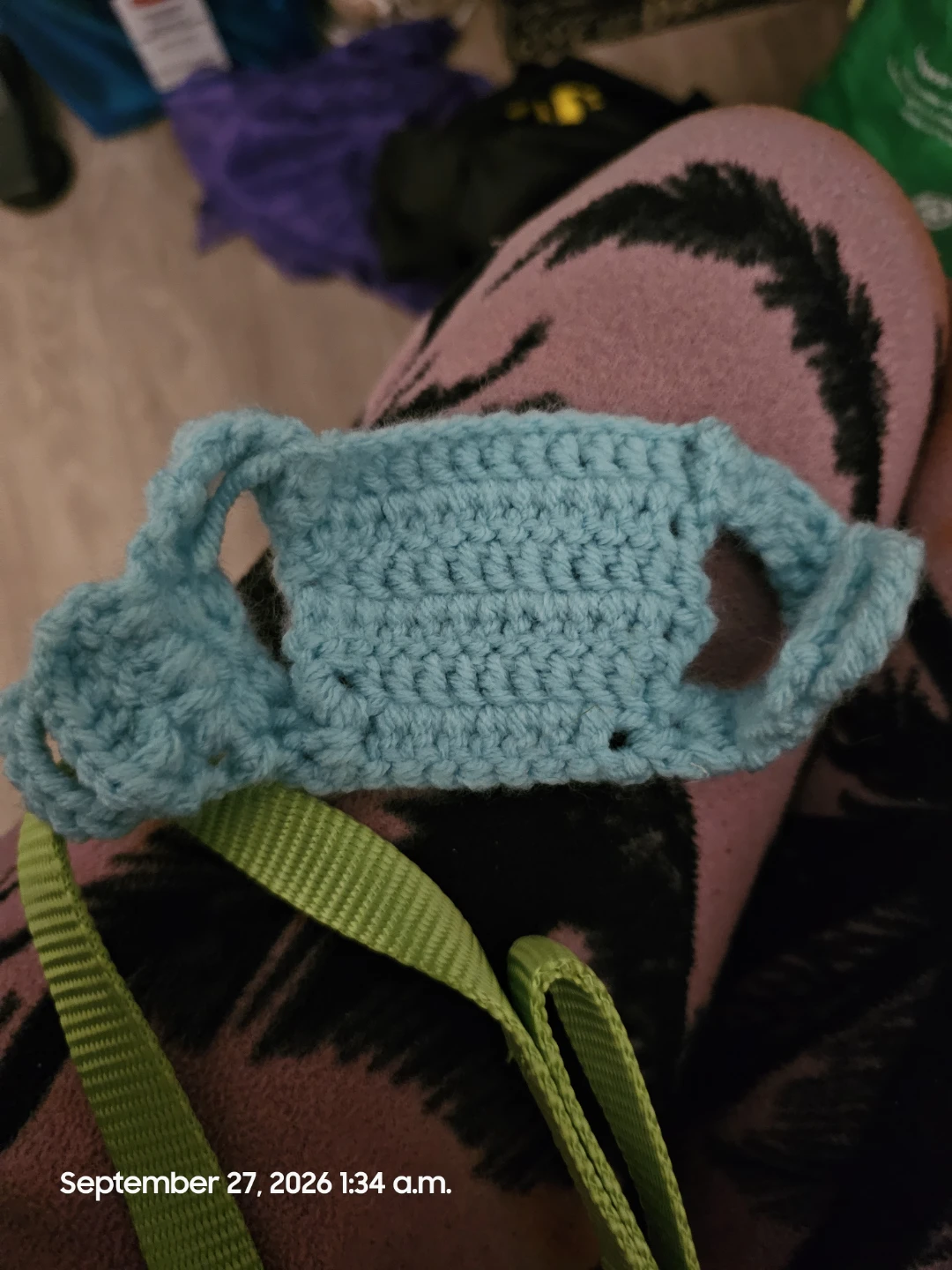 Bearded dragon light blue crocheted pet toy with green leash