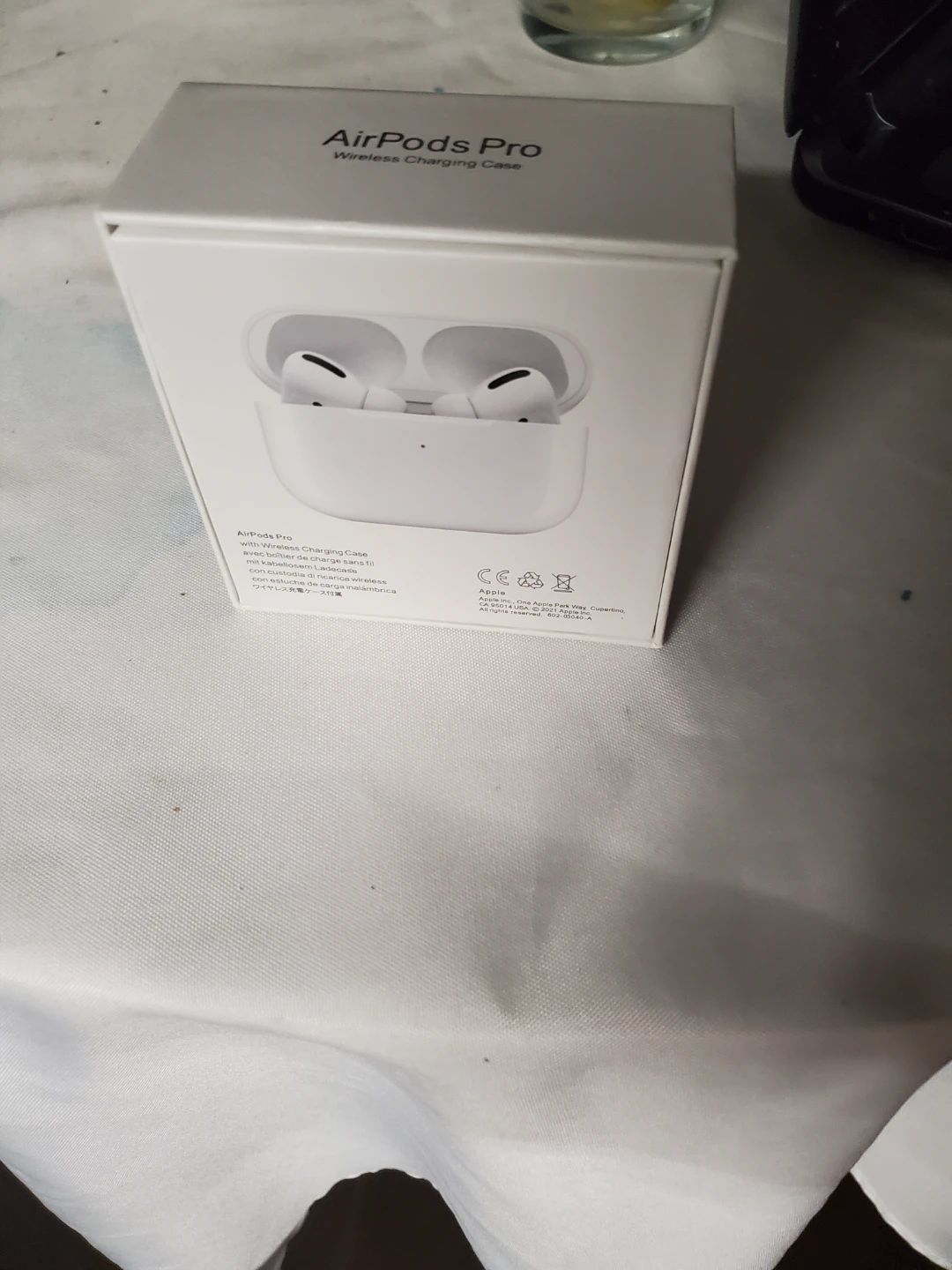 Apple AirPods Pro Wireless Charging Case - photo 2