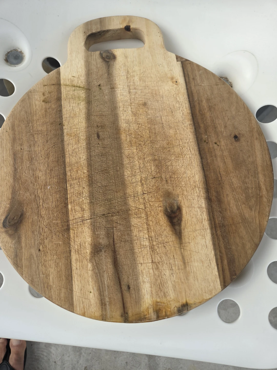 Round wooden cutting board with handle - photo 5