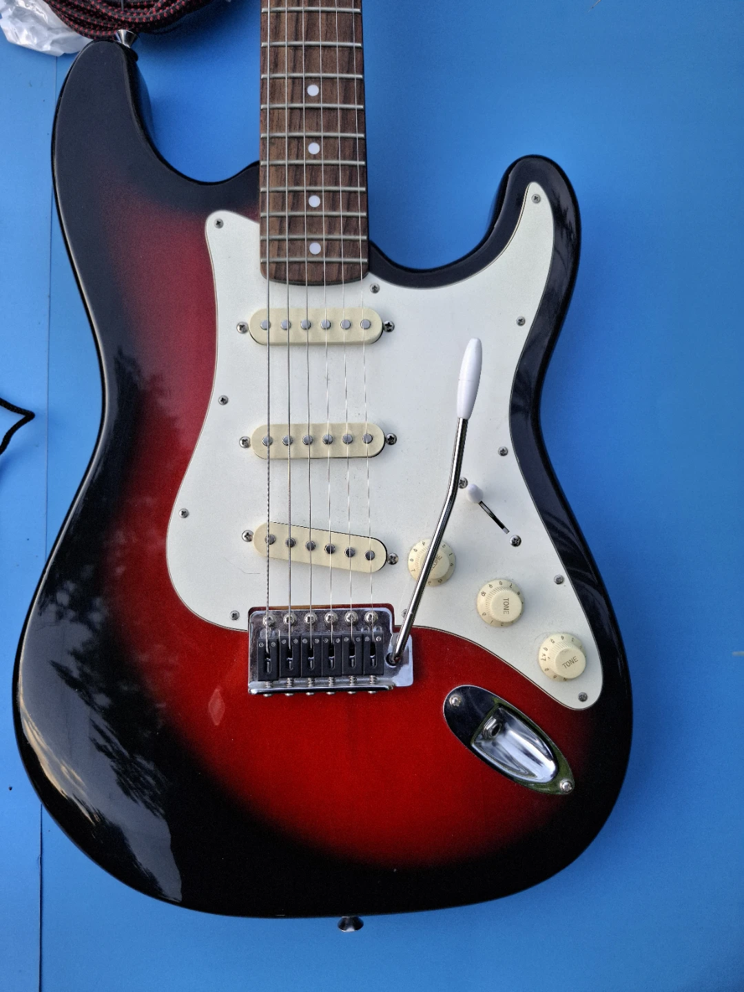 Vintage Vantage VIE-11 with Dean Markley Amp - photo 2