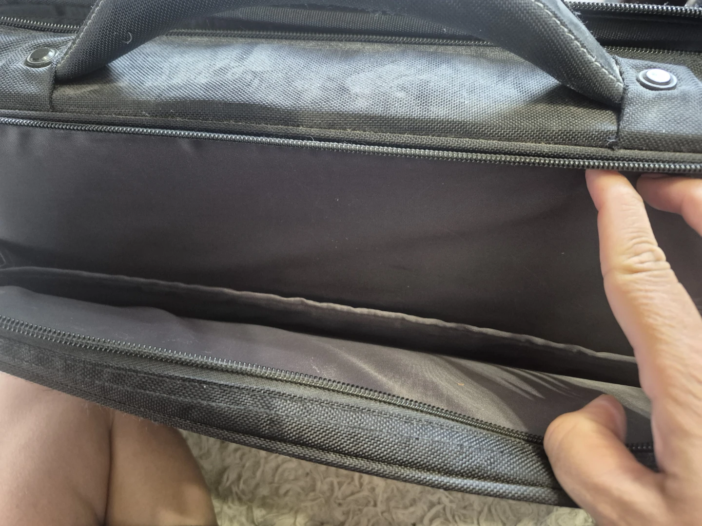Black Case Logic Laptop Bag - photo 2