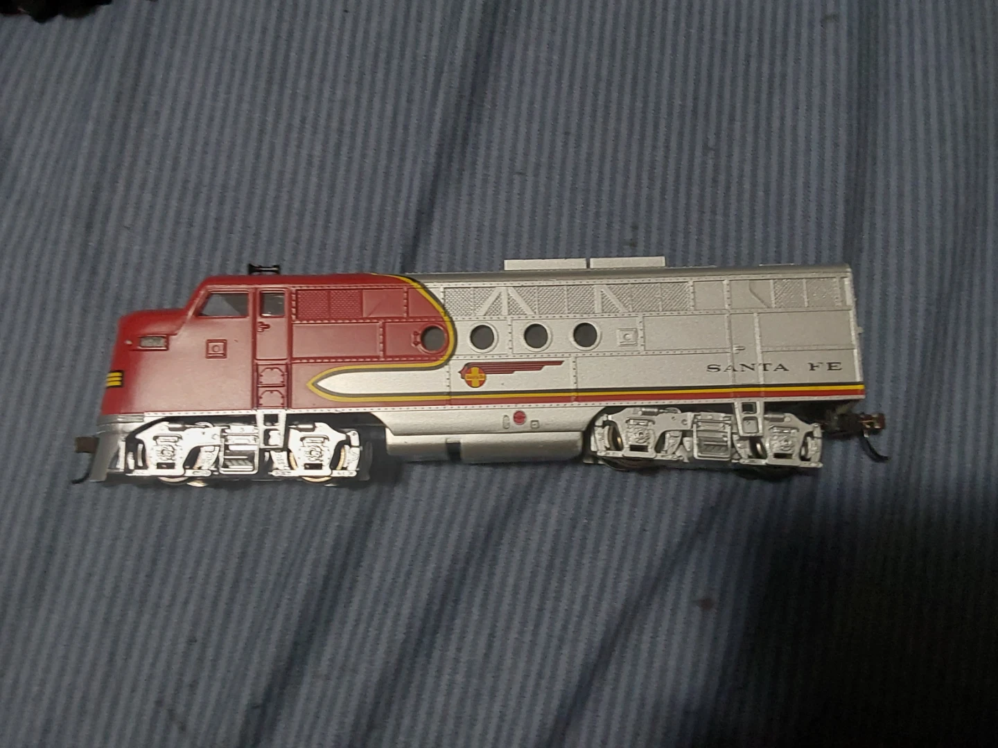 Vintage Santa Fe and Delaware & Hudson Model Train Cars - photo 3