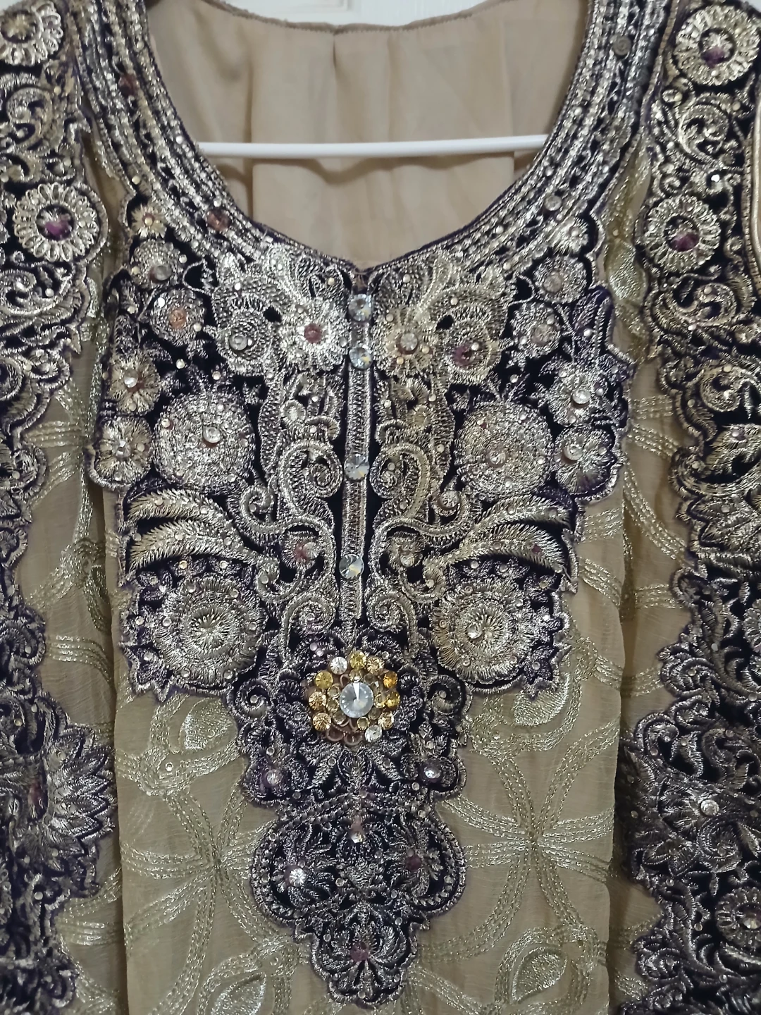 Closet cleanout- Gold & purple Velvet Fancy Kameez - photo 3