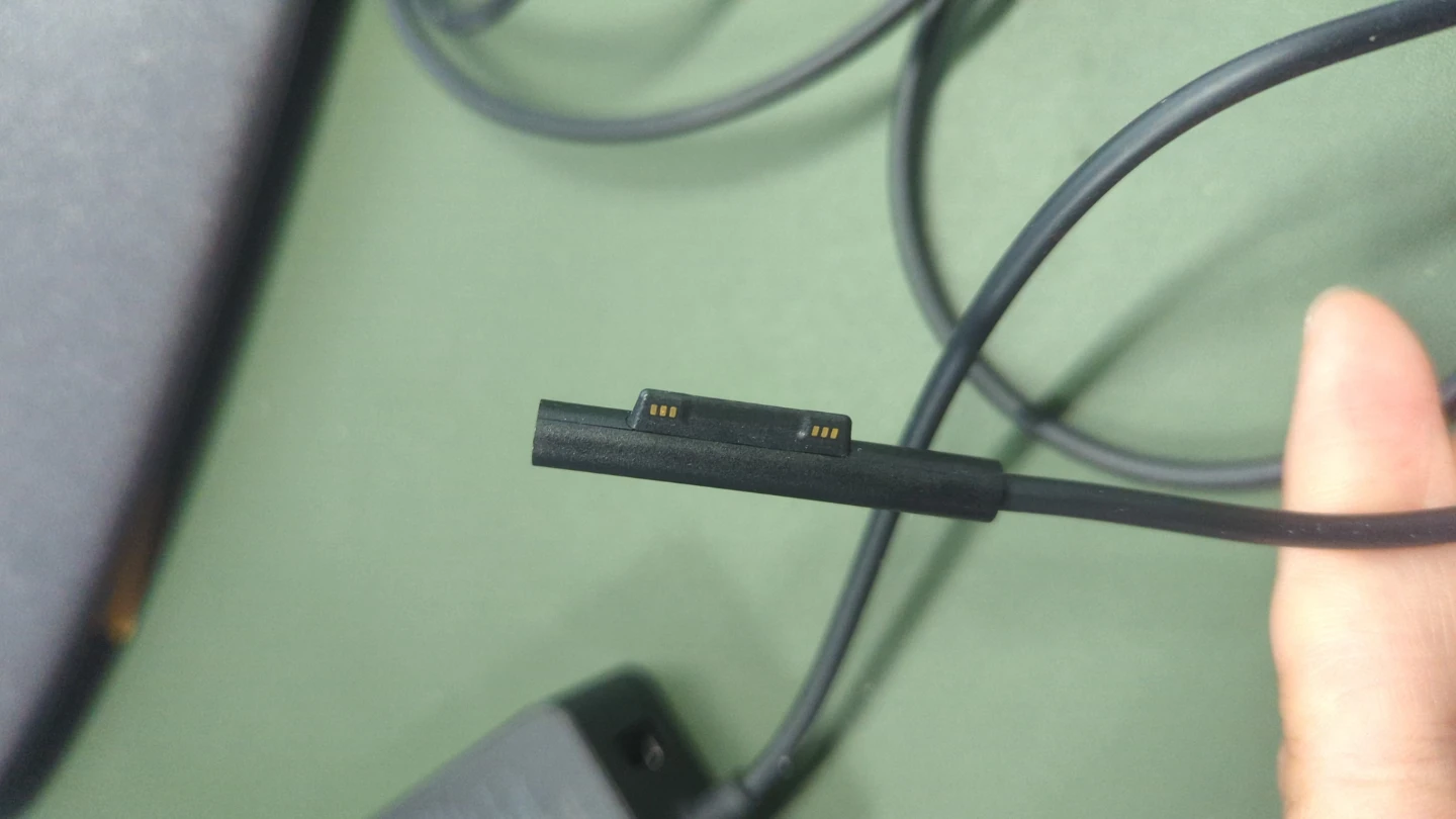 Microsoft Surface 65w Power Adapter Model 2062 - photo 3