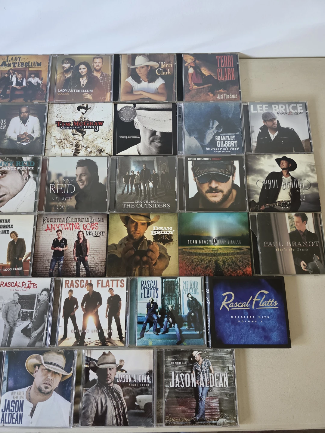 (123) Large Collection of CDs 🏈 - photo 4