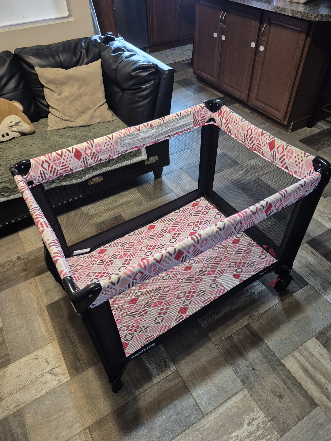 Harmony Play & Go Deluxe Portable Playard - photo 2