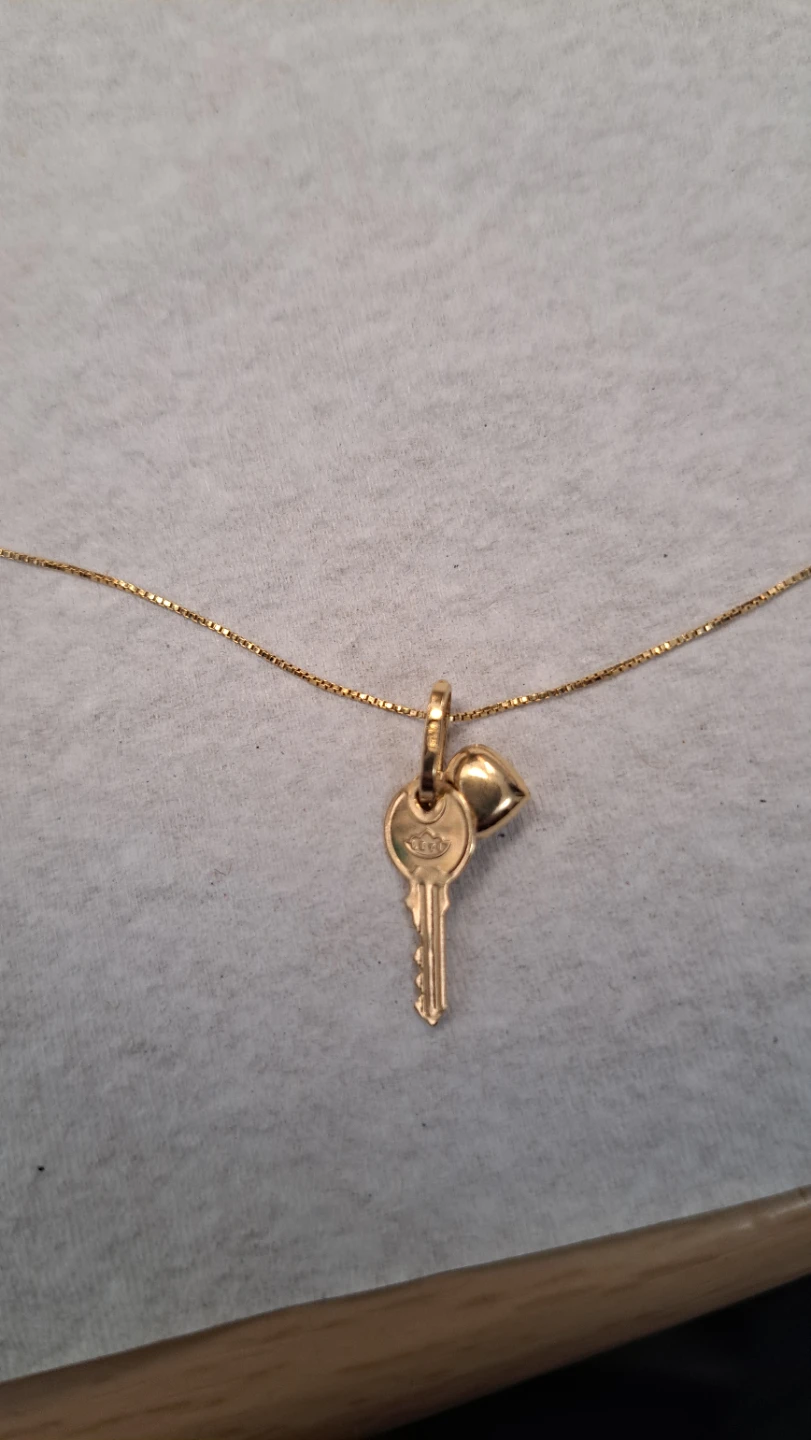 18k Gold Key and Heart Pendant Necklace - photo 3