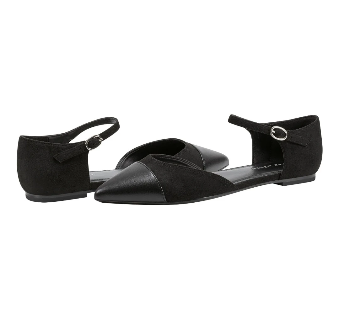Marc Fisher black flats 🏈